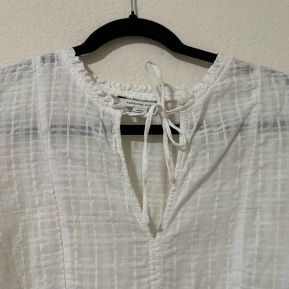 American Eagle Outfitters White Textured Blouse - Picture 3 of 3